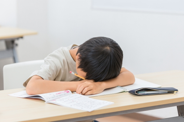 子どもの「やる気がない日」の正体：怠慢ではなく脳疲労かも